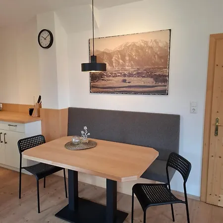 Hell Hof * İnnsbruck